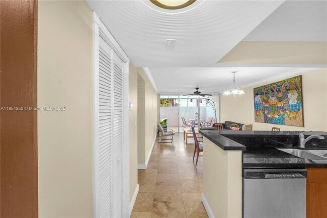Foto del edificio - 10825 SW 112th Ave