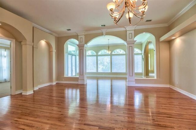 Building Photo - 8846 Glen Abby Dr