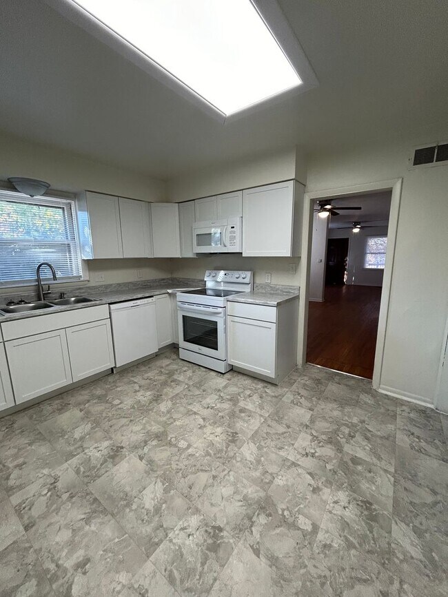 Foto del edificio - 625-627 S 10th Street