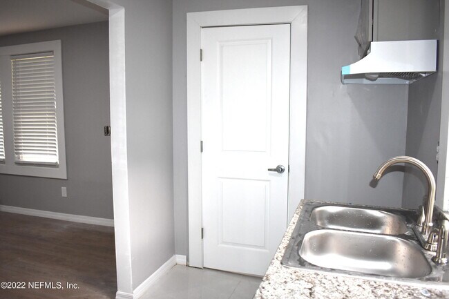 Foto del edificio - 1916 N Market St