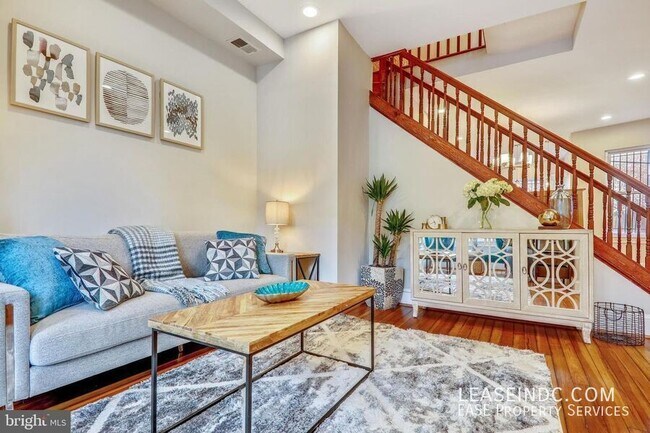 Foto del edificio - 766 Harvard St NW