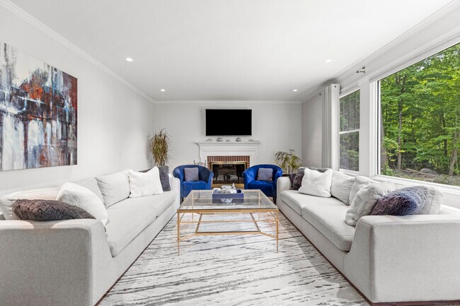 Foto del edificio - 156 Colonial Rd