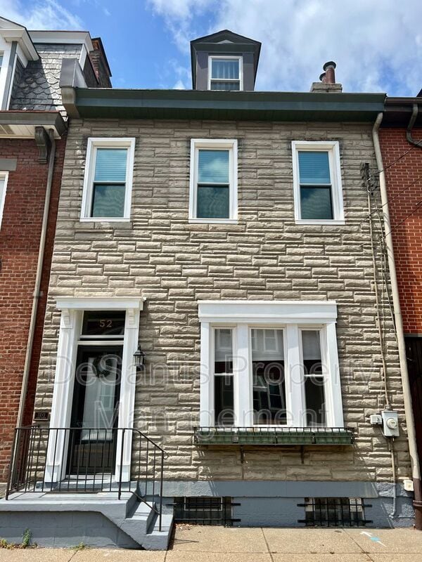 Primary Photo - 52 S 18th St