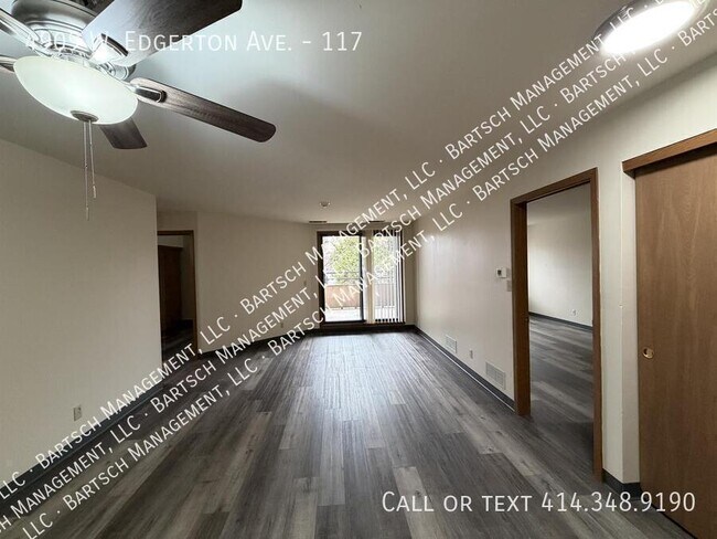 Foto del edificio - 4909 W Edgerton Ave