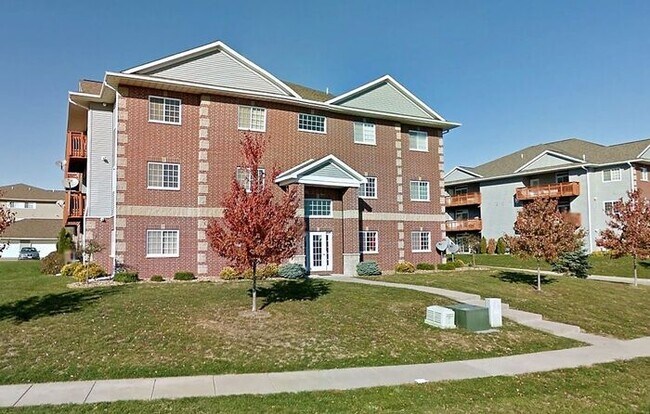 Foto del edificio - AVAILABLE AUGUST 1st