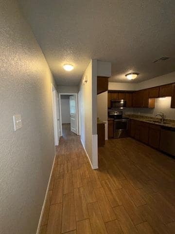 Building Photo - 912 Meadowbrook Dr