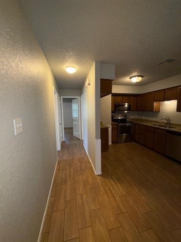 Foto del edificio - 912 Meadowbrook Dr