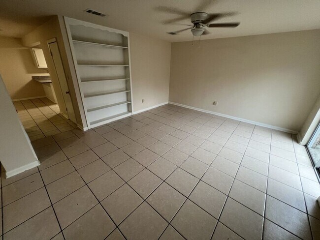 Building Photo - Brightside View