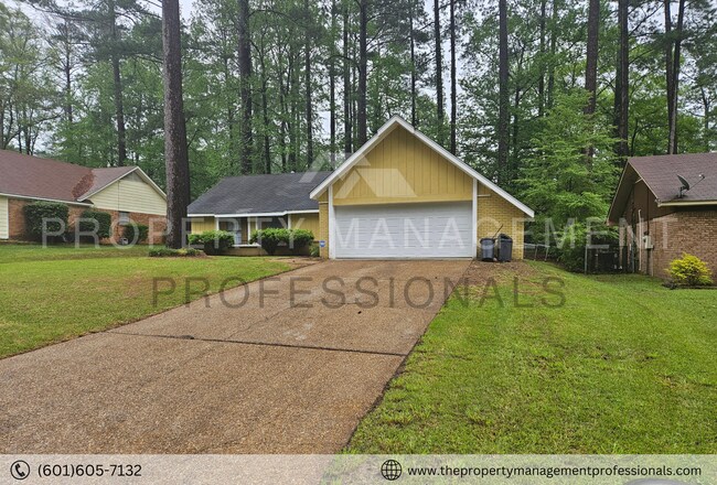 Foto del edificio - 4746 Satinwood Rd