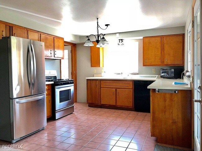 Building Photo - 5 br, 2 bath House - 103 North Street