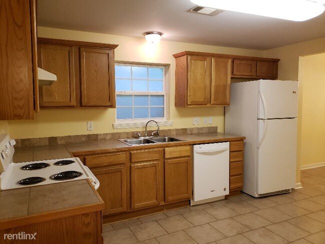 Foto del edificio - 3 br, 2 bath House - 515 S Maple St