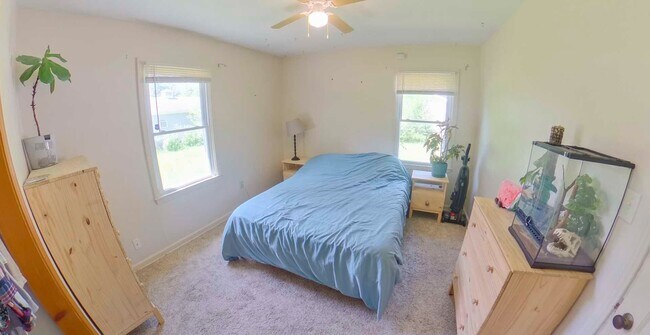 Foto del edificio - 3D Tour Available - Washer & Dryer Included + Pet-Friendly + Off-Street Parking! Available July 3rd!