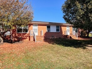 Building Photo - 920 Country Acres Rd
