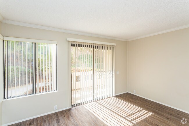 1 BR, 1 BA - 618 SF - Park Bonita