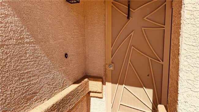 Foto del edificio - 722 Peregrine Falcon St