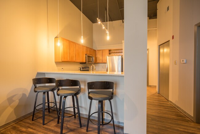 Building Photo - TipTop Apartments