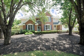 Building Photo - 1546 Glenlake Cir