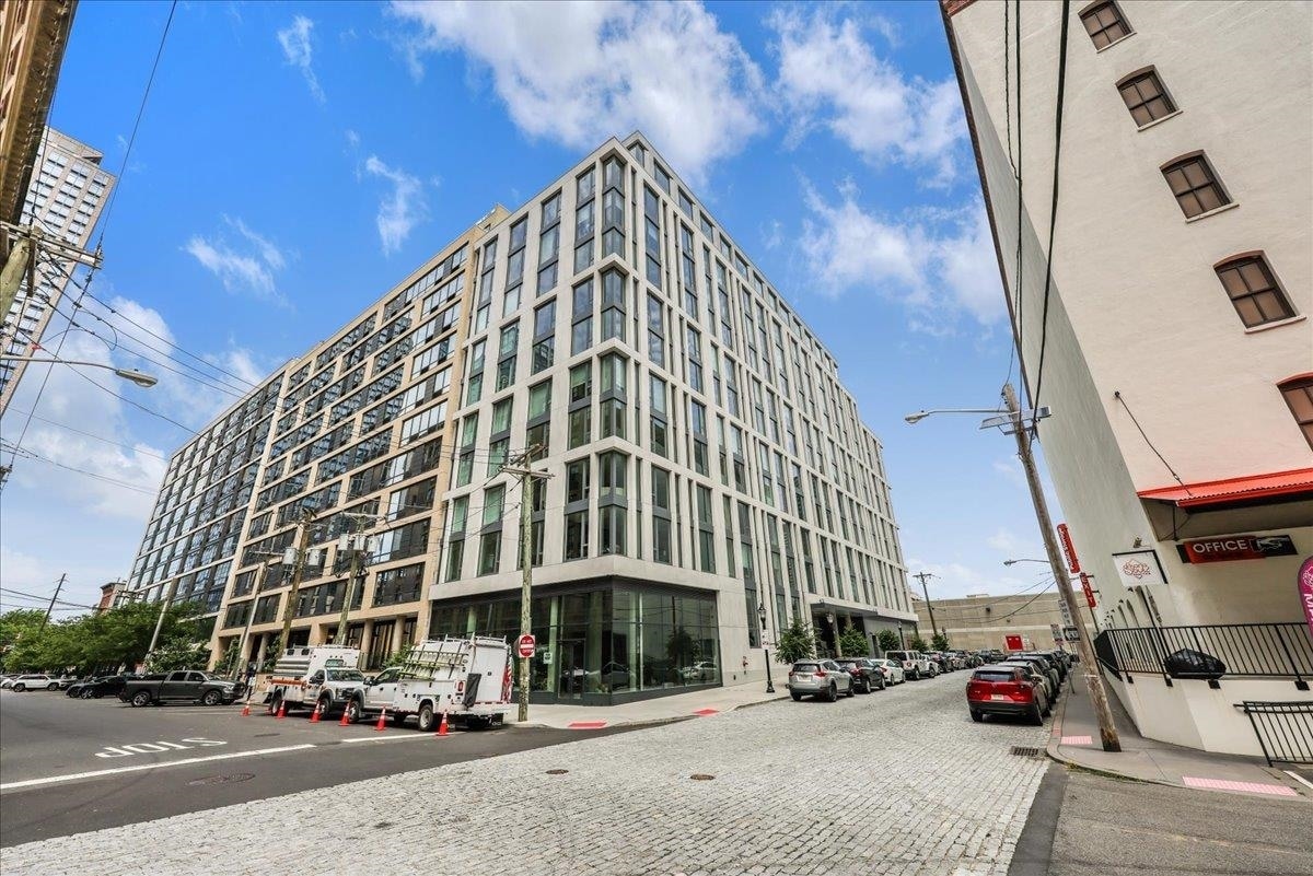 Primary Photo - 144 1st St
