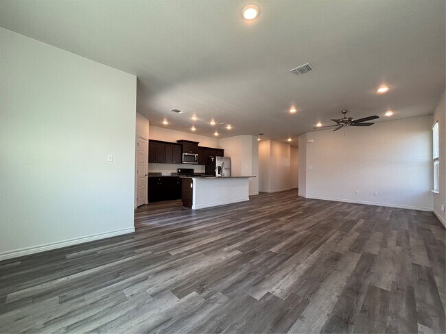 Building Photo - 613 Old Glory Rd