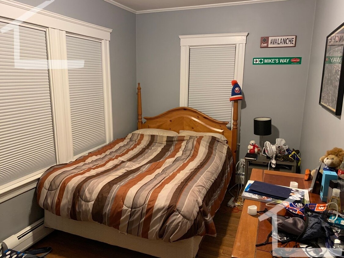 1 bed with den in Watertown - 1 bed with den in Watertown