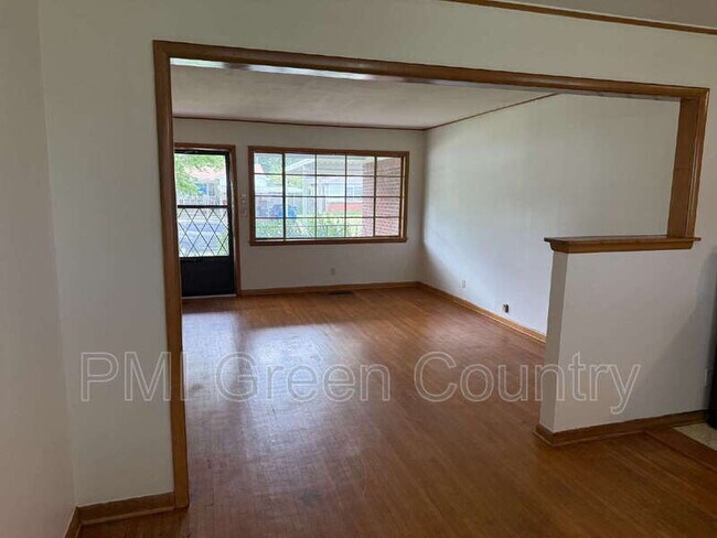 Foto del edificio - 10611 E 4th Pl