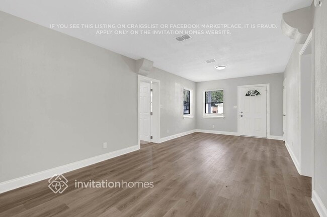 Building Photo - 5750 Cedar Forest Dr N