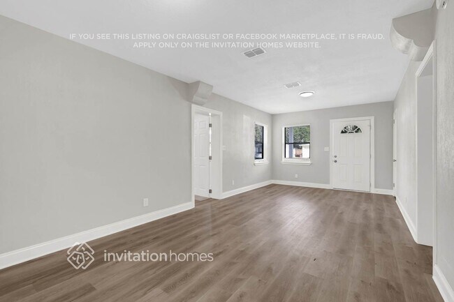 Foto del edificio - 5750 Cedar Forest Dr N