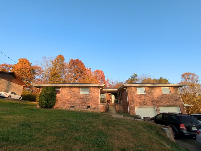 Building Photo - 4669 Cary Ln