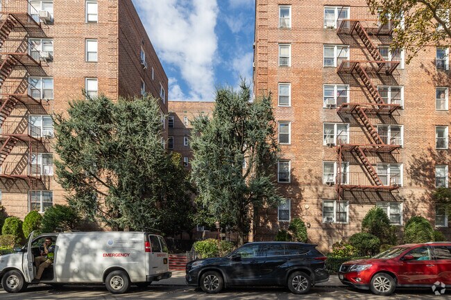 Building Photo - Blossom Gardens Apartments