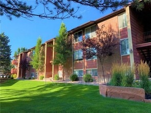 Building Photo - 430 3335 S