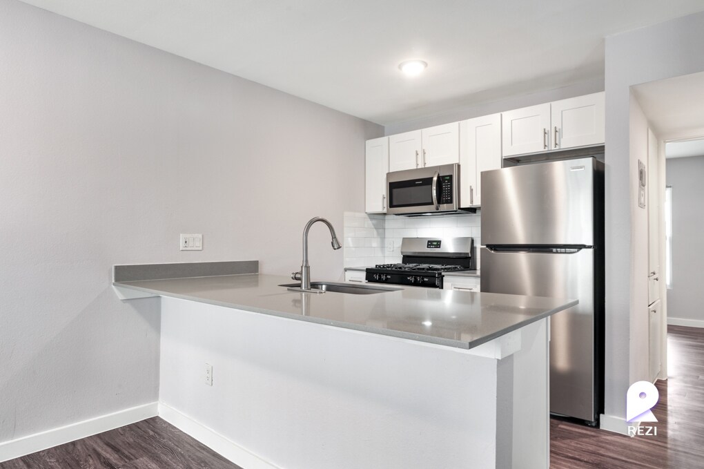 Foto principal - 5005 Manor Rd