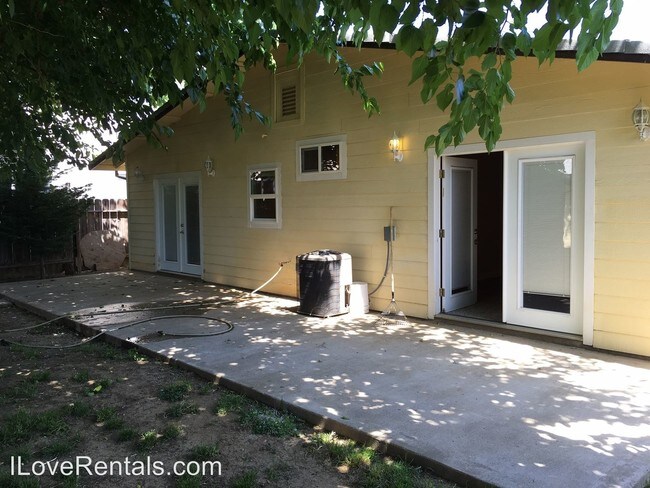 Building Photo - 3 br, 2 bath House - 309 N Merrill Avenue