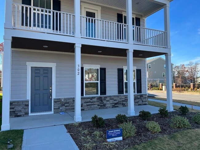 Building Photo - 302 King Closer Dr