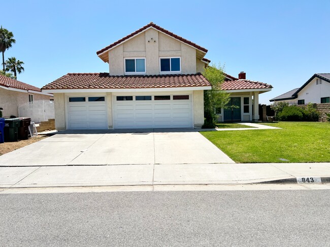 Building Photo - 843 Rimrock Cir