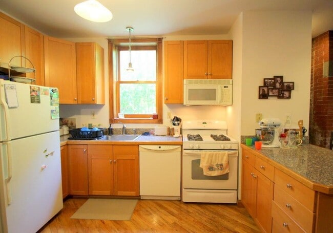 Building Photo - 448 Jersey Ave