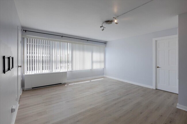 Foto del edificio - 6157 N Sheridan Rd