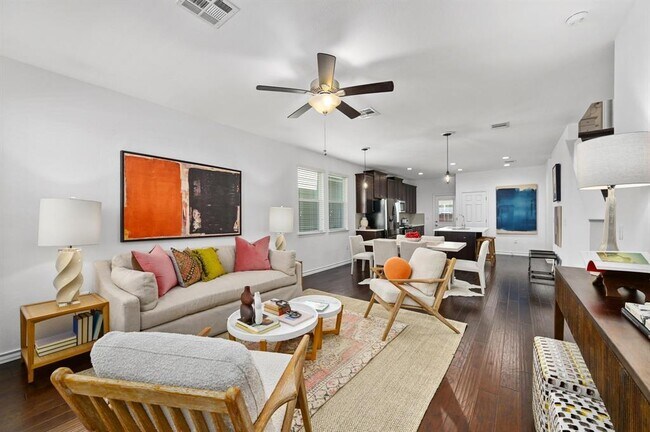 Foto del edificio - 5400 Golden Canary Ln