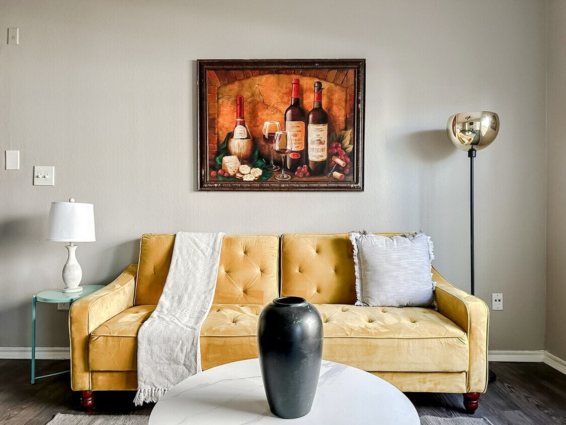 Foto principal - 6225 Saratoga Blvd