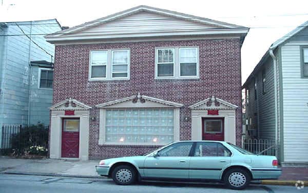 Building Photo - 34 SW 5th St