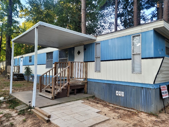 Building Photo - 413 Miller St