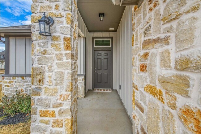 Building Photo - 6101 Pocono Dr