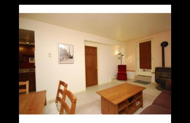 Foto del edificio - 28 Symphony Rd