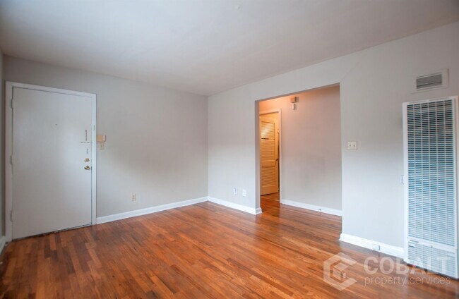 Foto del edificio - 896 Greenwood Ave NE