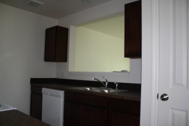 Interior Photo - 1123 Burrell Ave