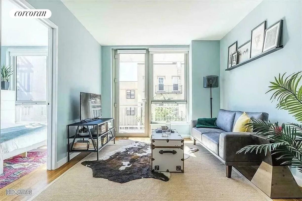 Foto principal - 211 McGuinness Blvd