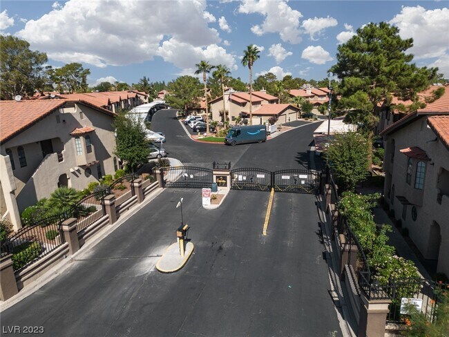 Building Photo - 4041 Nook Way