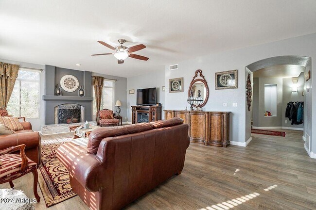 Foto del edificio - 1341 E Rockledge Road