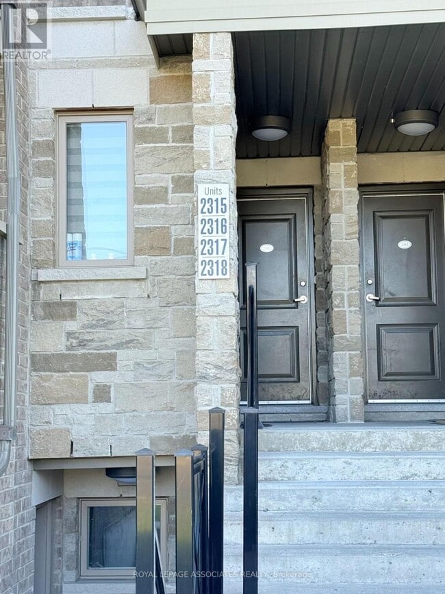 Building Photo - 20 Westmeath Ln