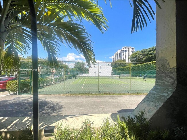 Foto del edificio - 1551 NE 105th St