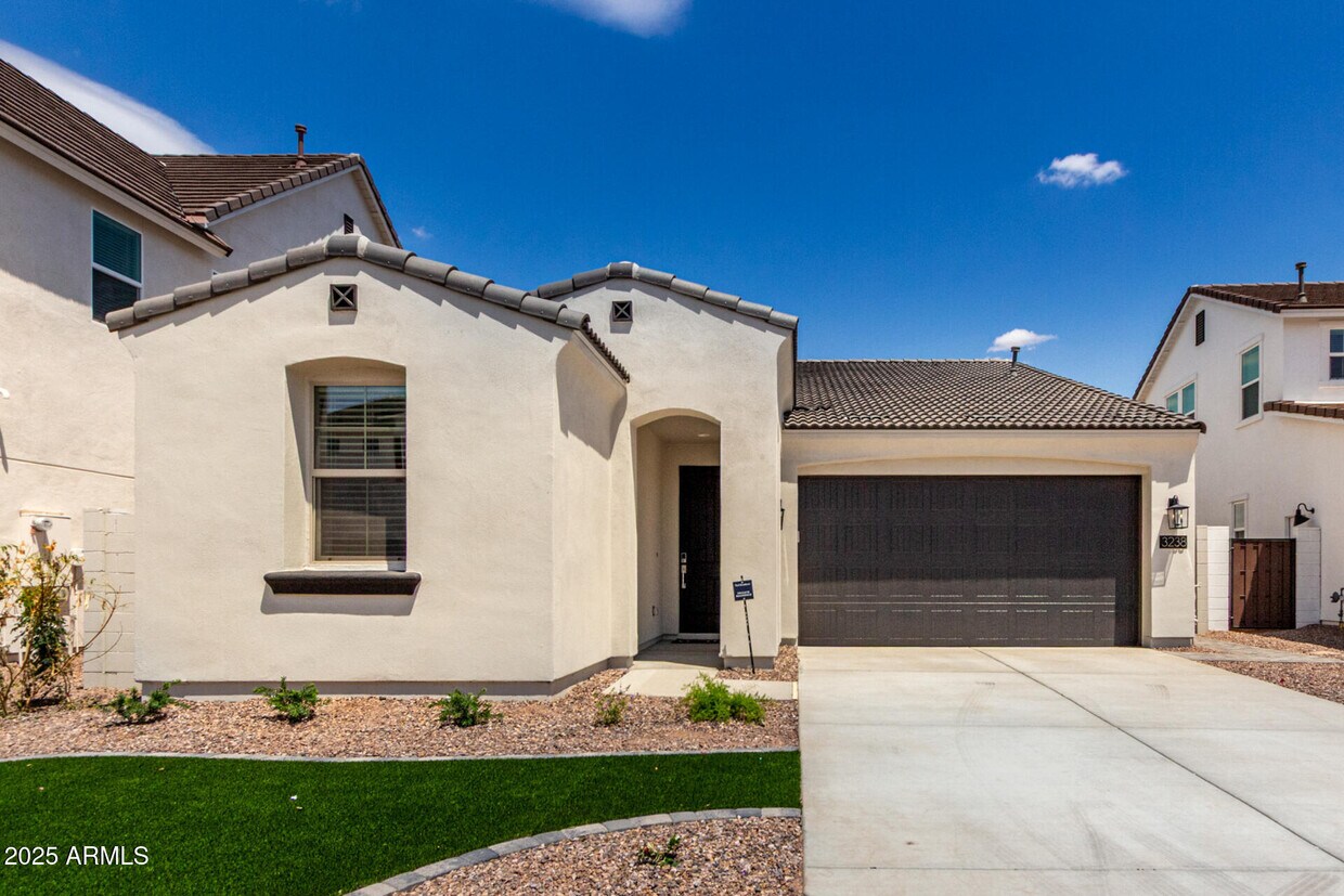 Foto principal - 3238 Garnet St